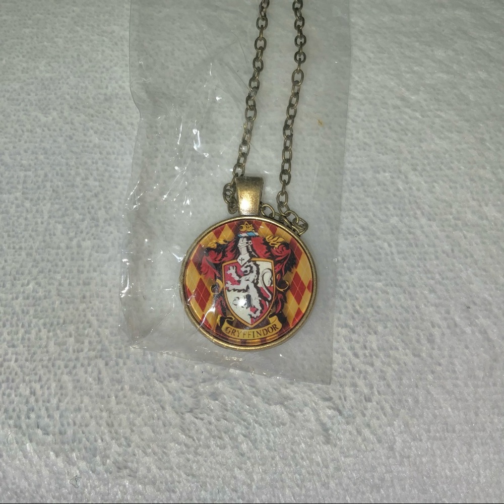 NWT Gryffindor Necklace